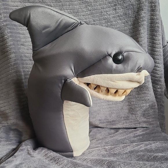 Vintage Folkmanis gray Great White Shark 14" stage hand puppet - Picture 1 of 7